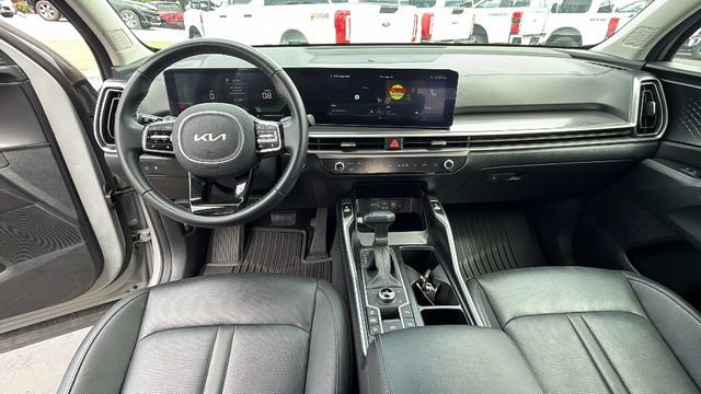Used 2025 Kia Sorento EX w/ Panoramic Sunroof Package AWD/4WD image 18