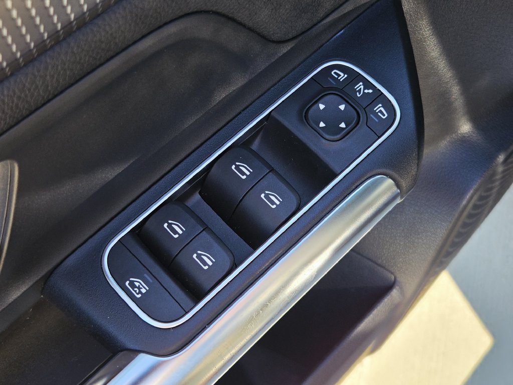 Used 2021 Mercedes-Benz GLA 250 w/ Premium Package image 30