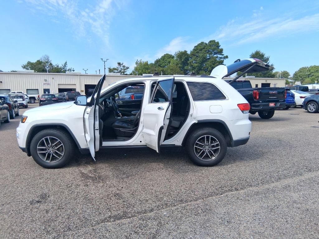 Used 2017 Jeep Grand Cherokee Limited w/ Luxury Group II RWD image 22
