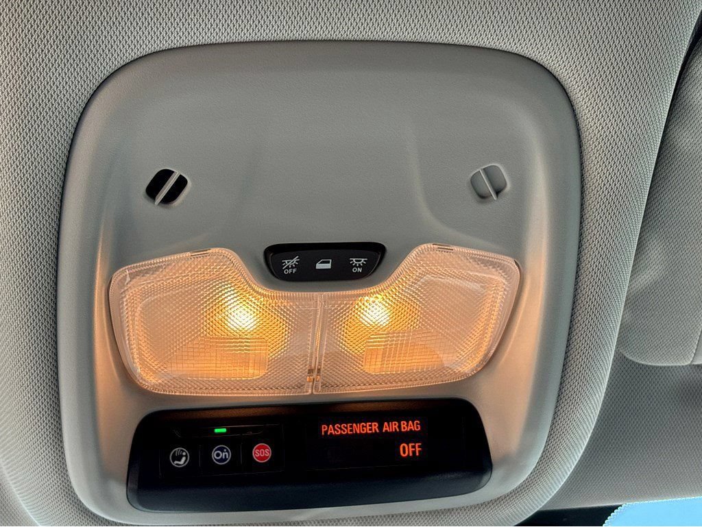 Used 2025 Chevrolet TrailBlazer LT AWD/4WD image 30