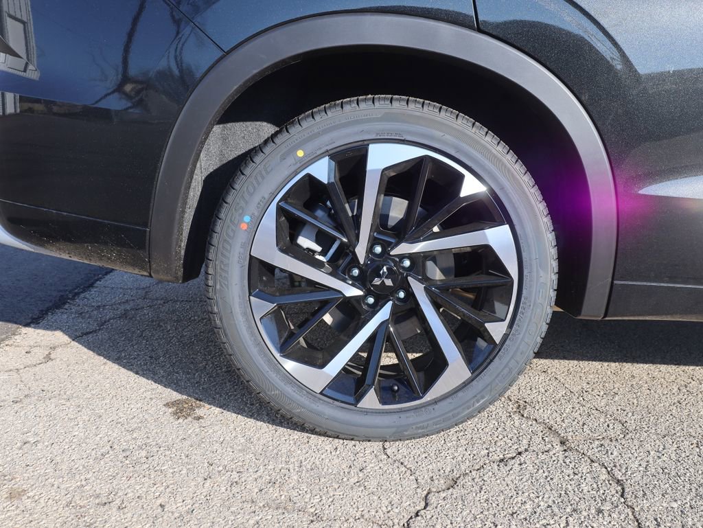 New 2025 Mitsubishi Outlander SEL image 12