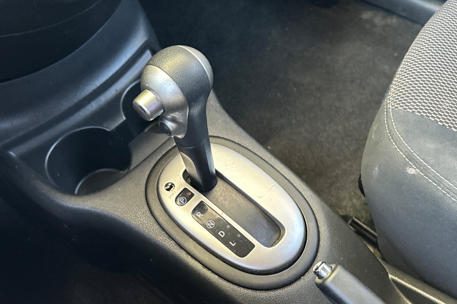 Used 2014 Nissan Versa SV FWD image 19
