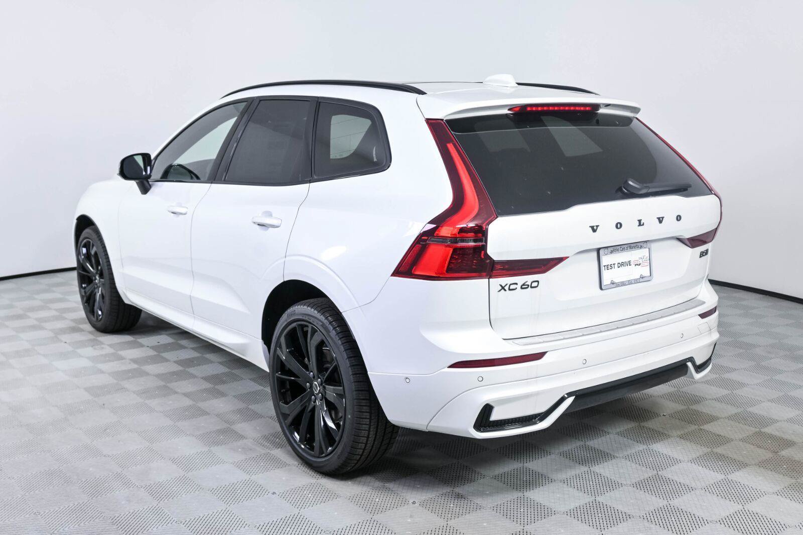 New 2026 Volvo XC60 B5 Ultra w/ Protection Package Premier AWD/4WD image 3