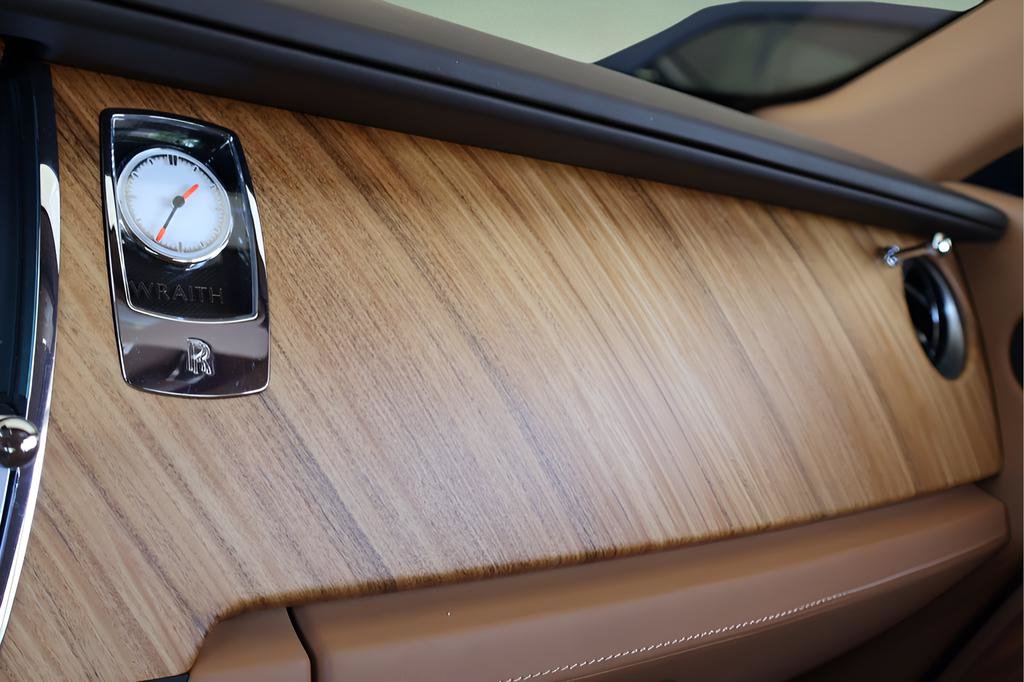 Used 2016 Rolls-Royce Wraith RWD image 30