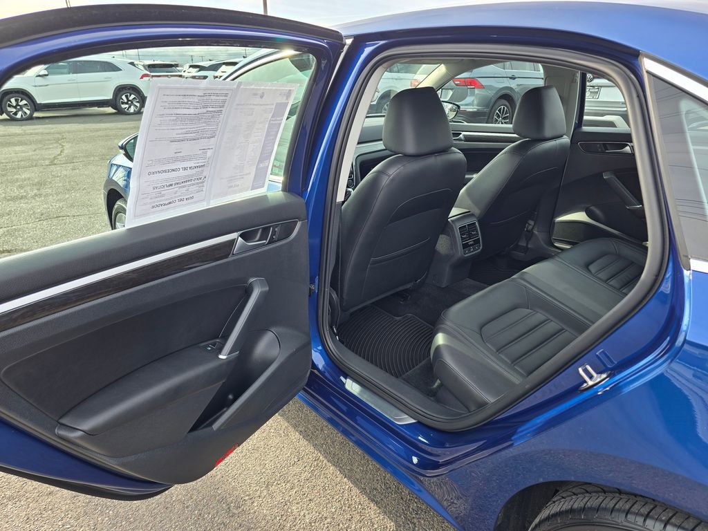 Used 2016 Volkswagen Passat 3.6 SEL Premium image 15