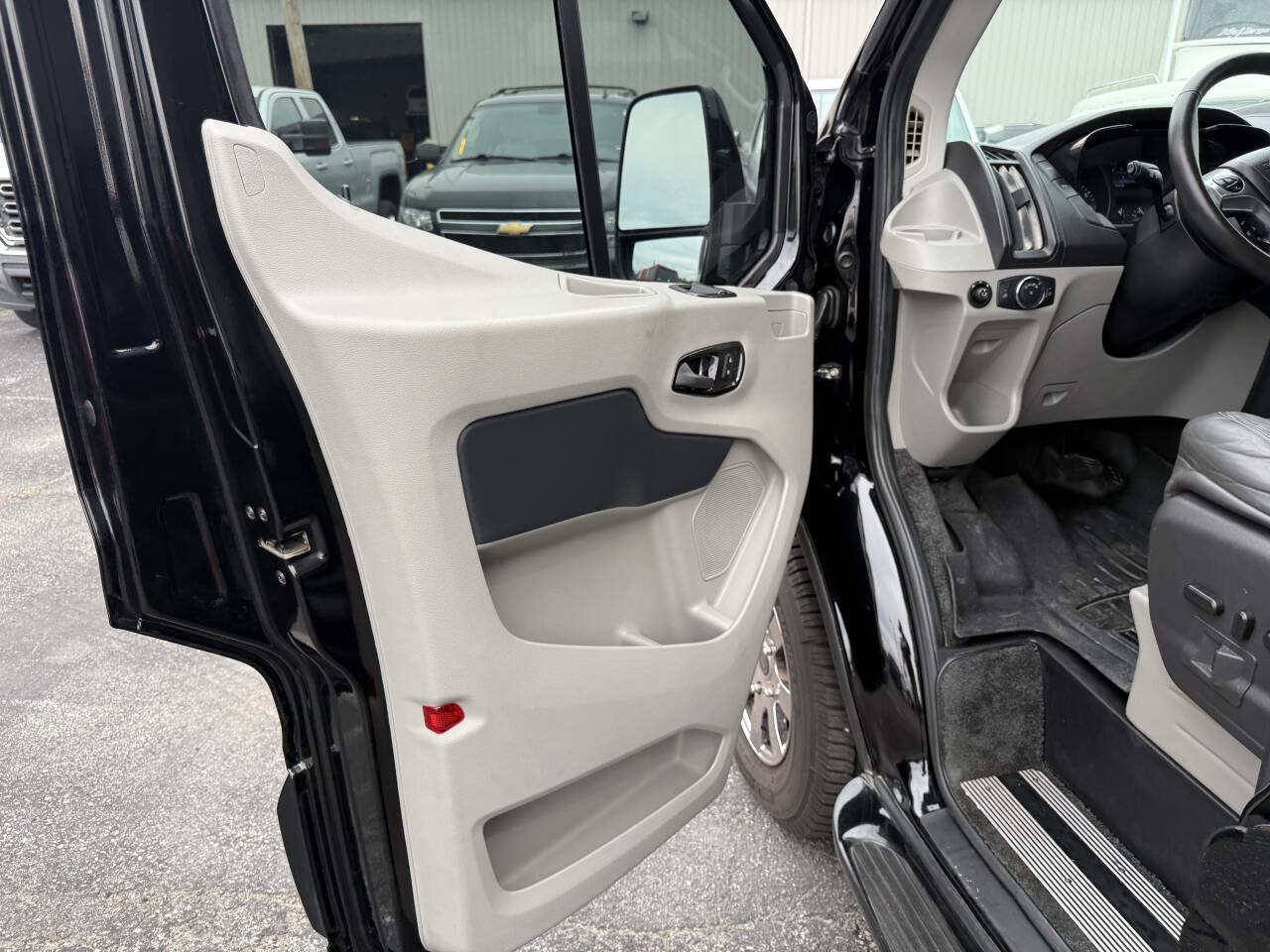 Used 2018 Ford Transit 250 148 Medium Roof w/ Exterior Upgrade Package RWD image 11