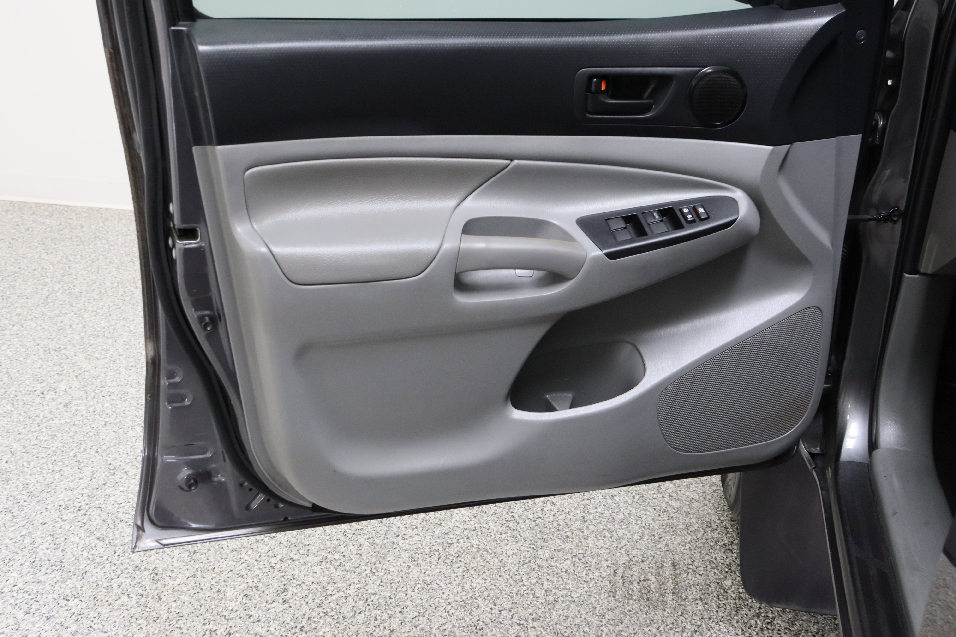 Used 2013 Toyota Tacoma PreRunner w/ Convenience Pkg image 12