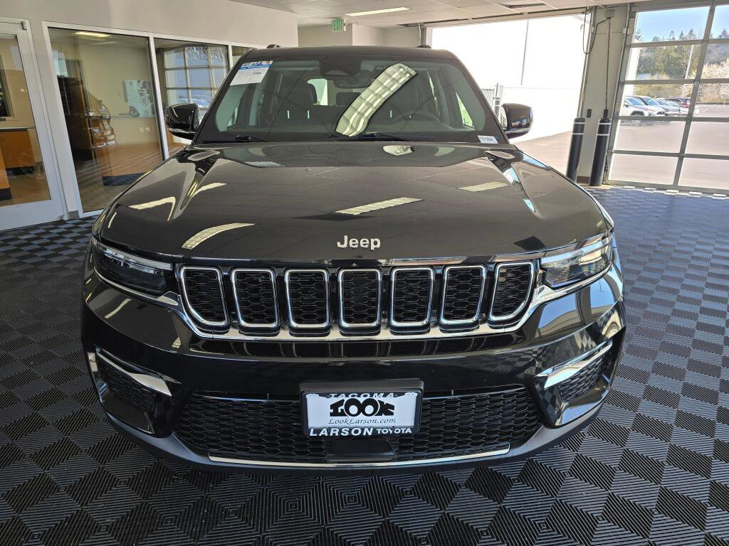 Used 2023 Jeep Grand Cherokee Limited w/ Trailer Tow Prep Group (B) image 8