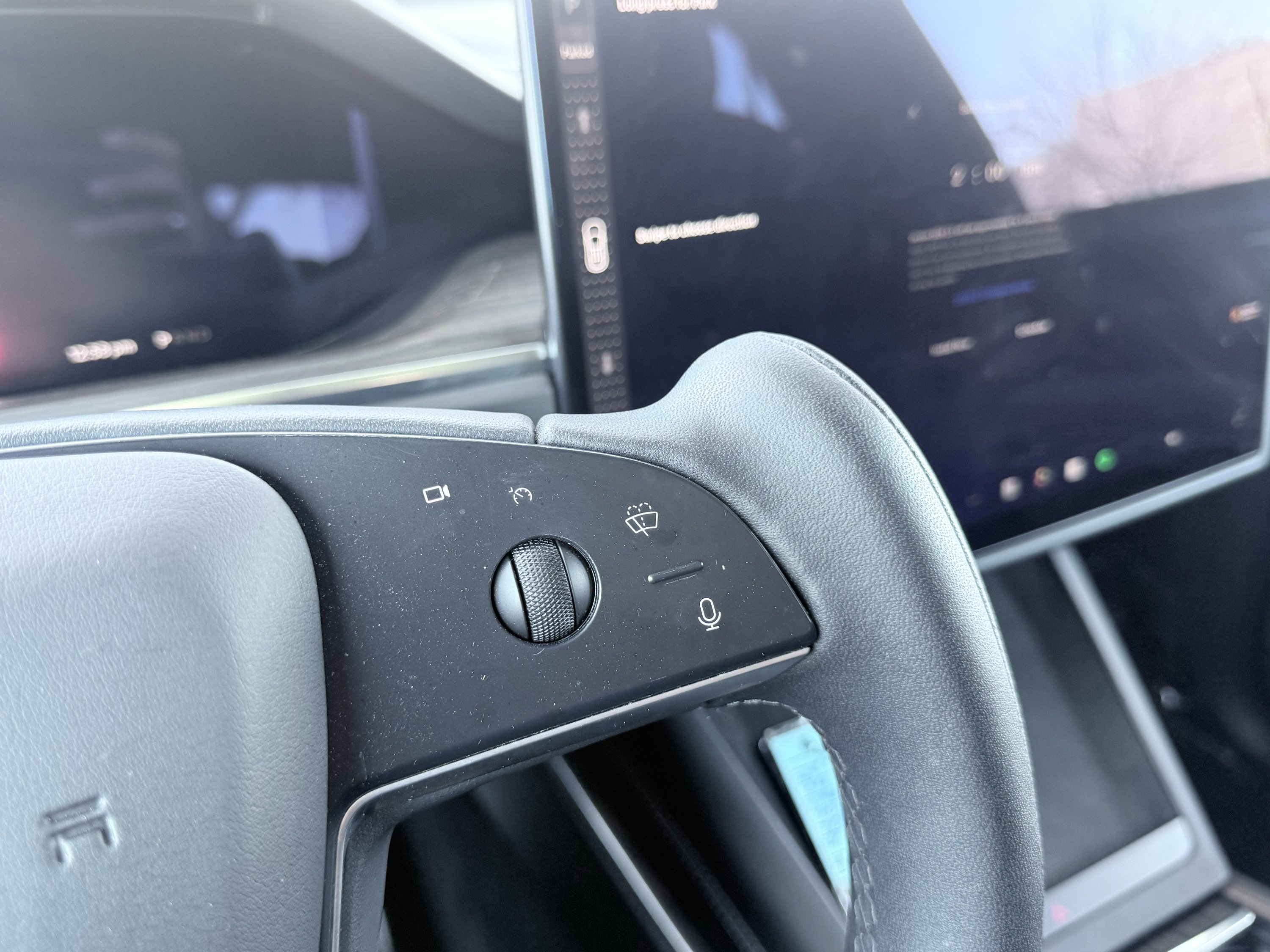 Used 2023 Tesla Model X image 80