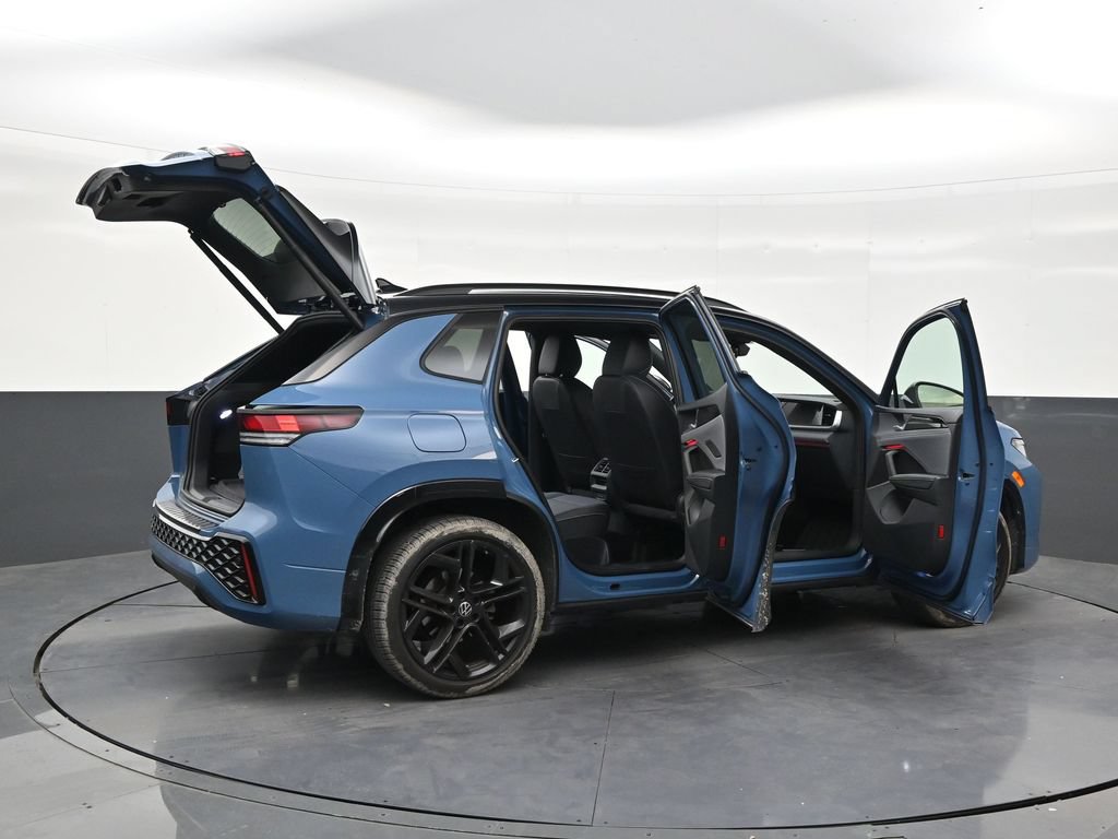 Used 2026 Volkswagen Tiguan SE R-Line FWD image 27