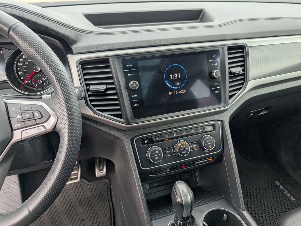 Used 2021 Volkswagen Atlas SE image 29