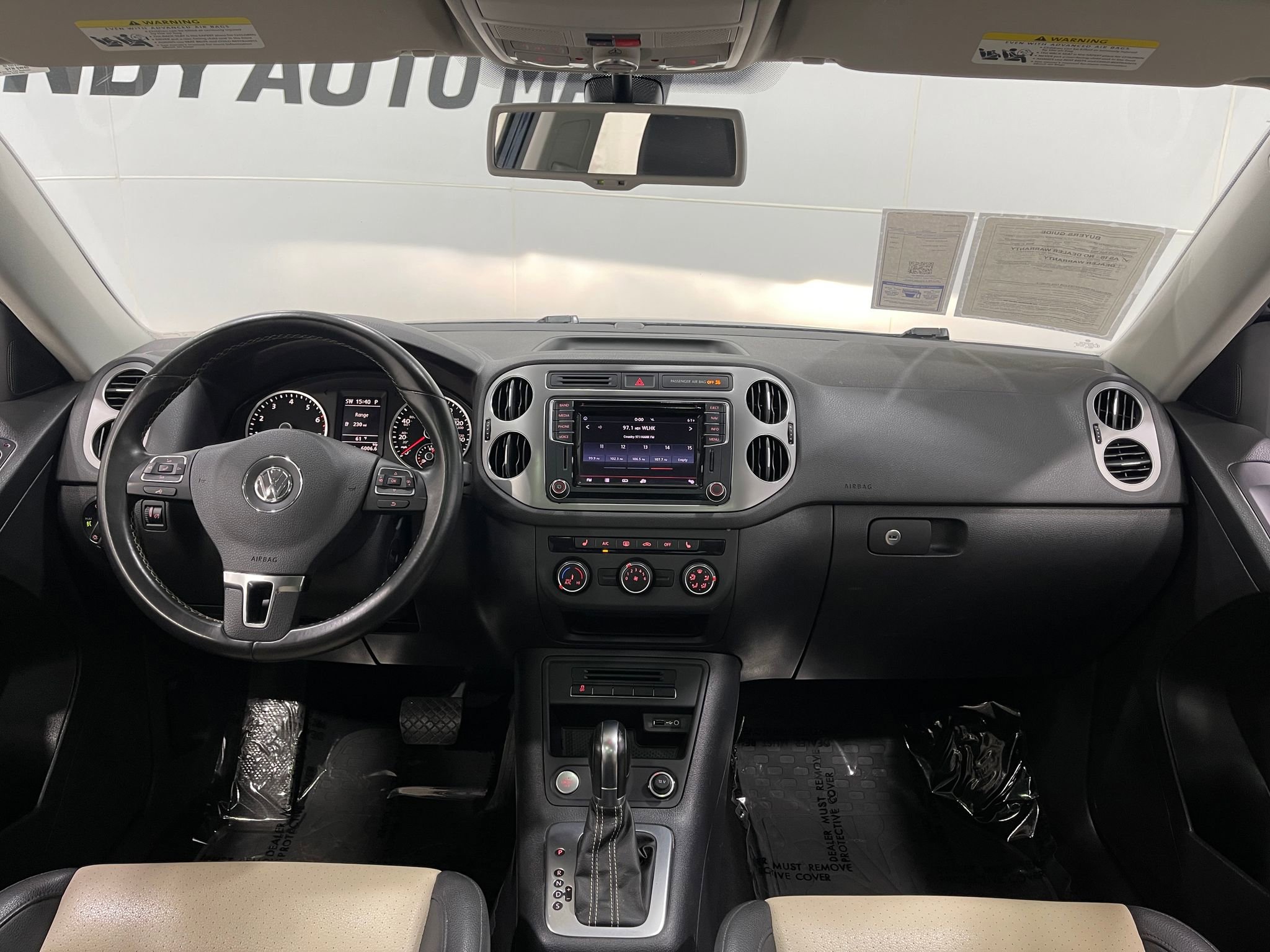 Used 2016 Volkswagen Tiguan SE image 19