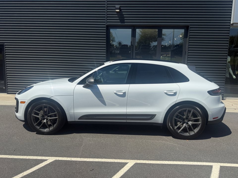 Certified 2026 Porsche Macan Turbo AWD/4WD image 2