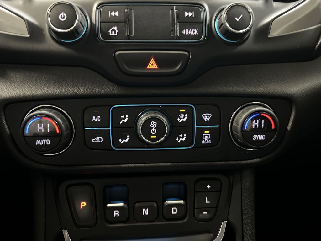 Used 2021 GMC Terrain SLT w/ Elevation Edition image 11