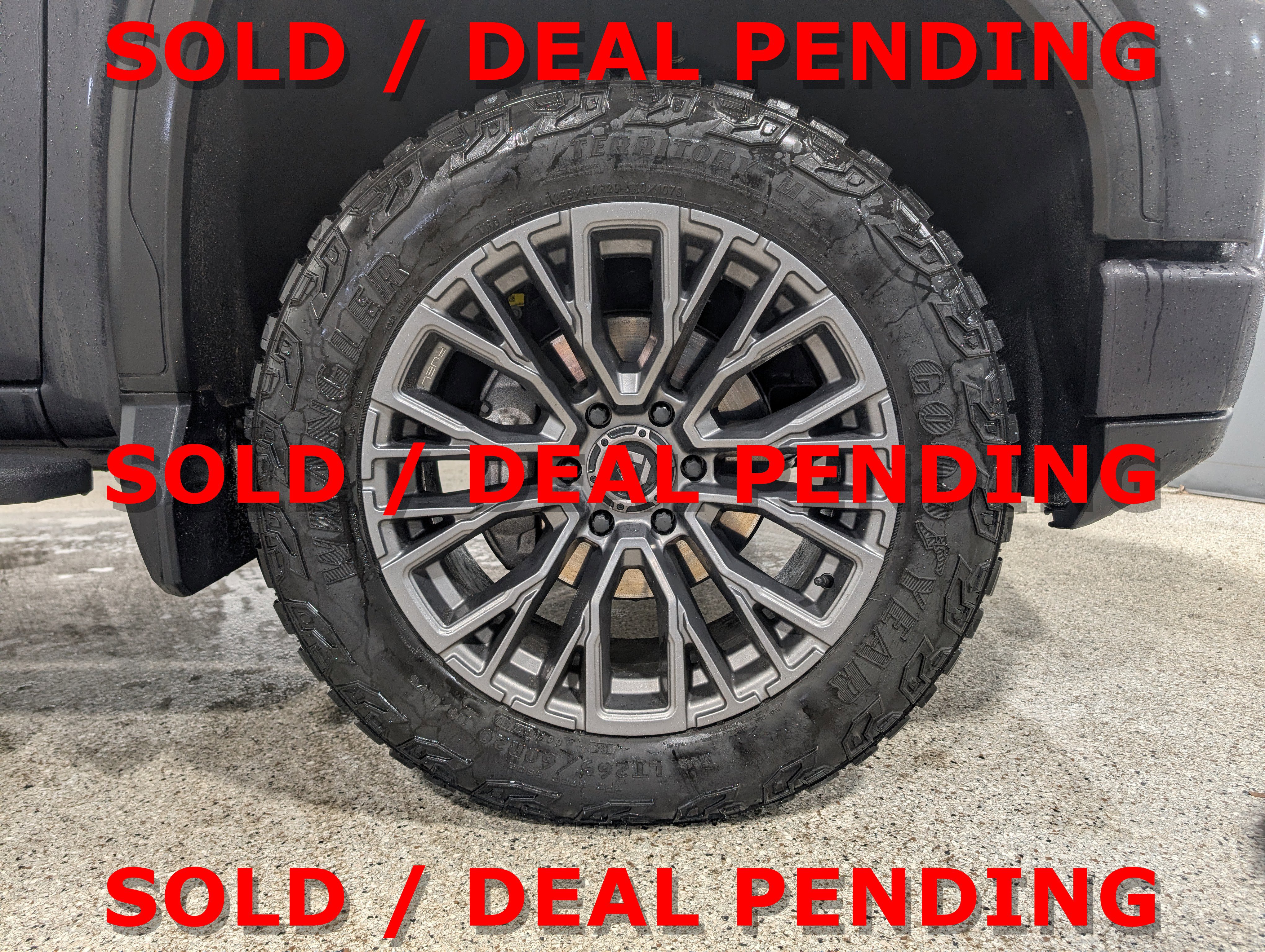 Used 2024 GMC Sierra 1500 AT4 w/ AT4 Premium Package image 13