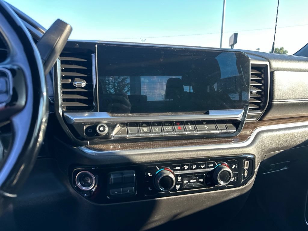 Used 2025 Chevrolet Silverado 2500 LT AWD/4WD image 16