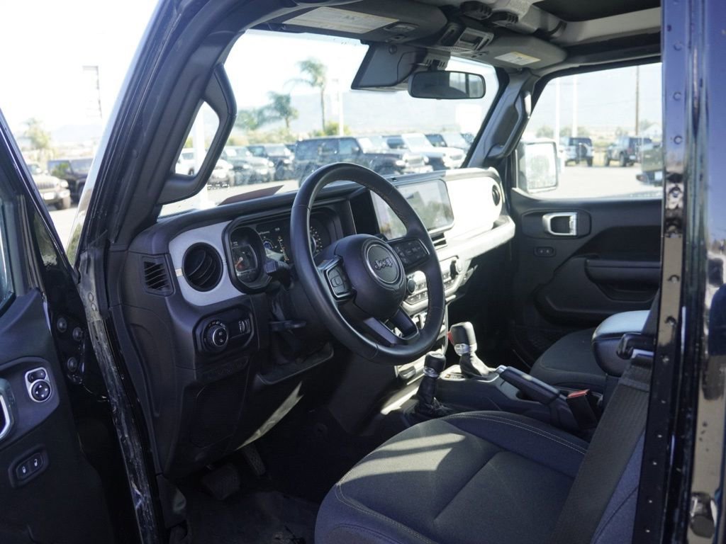 Used 2024 Jeep Gladiator Sport image 20