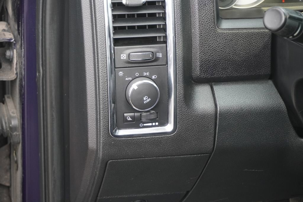 Used 2014 RAM 1500 Laramie w/ Convenience Group image 17