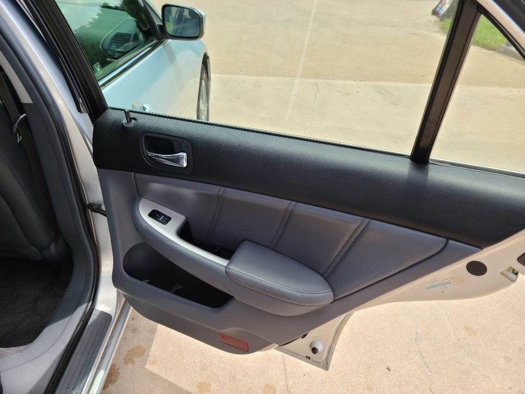 Used 2005 Honda Accord Hybrid Sedan image 14