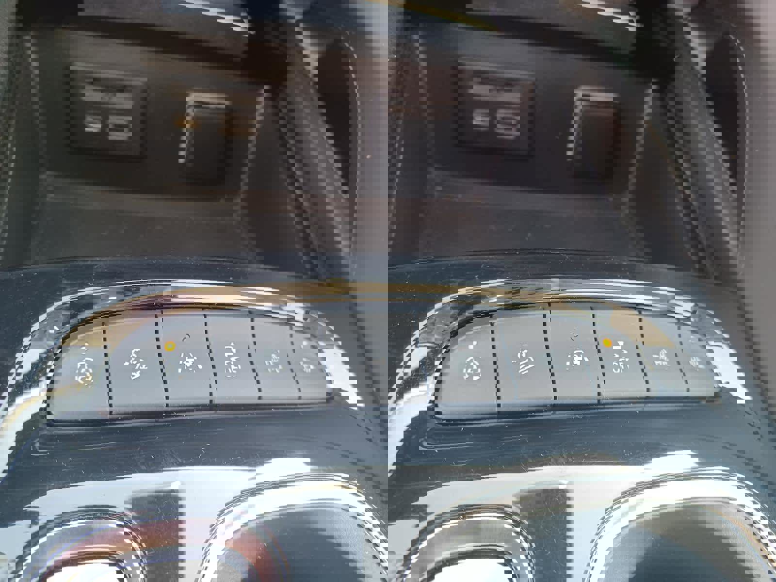 Used 2022 Buick Envision Essence w/ Technology Package II image 14