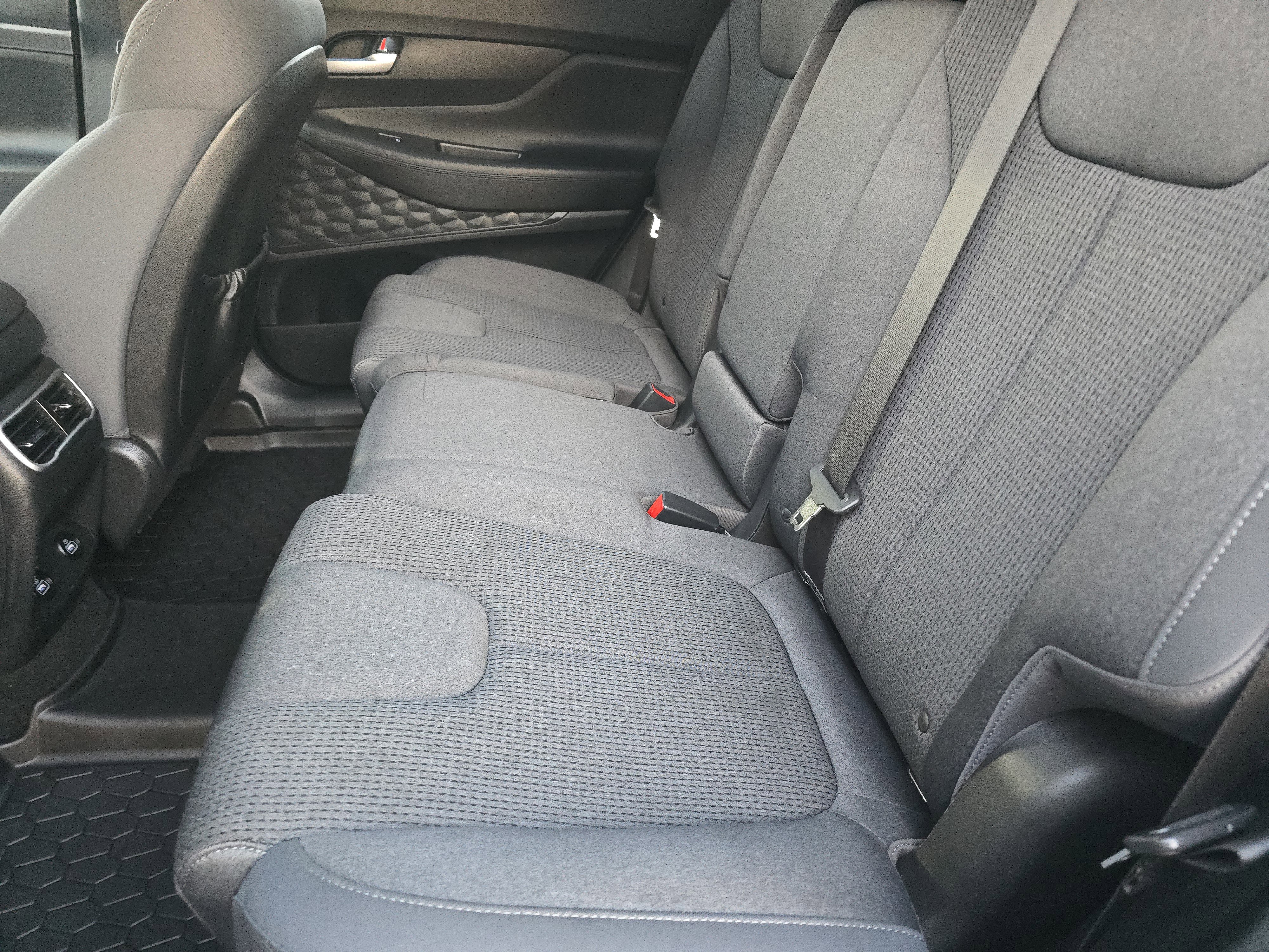 Used 2023 Hyundai Santa Fe SEL image 9