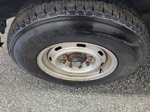 Used 2001 Dodge B2500 Passenger RWD image 27