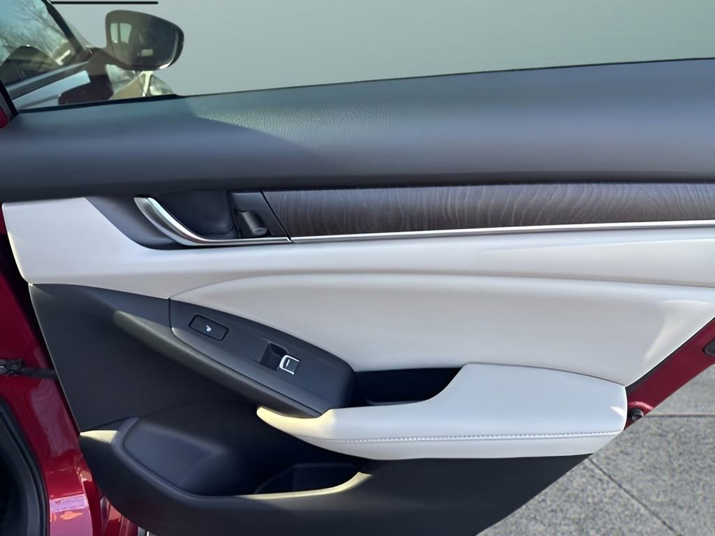 Used 2019 Honda Accord Touring image 42
