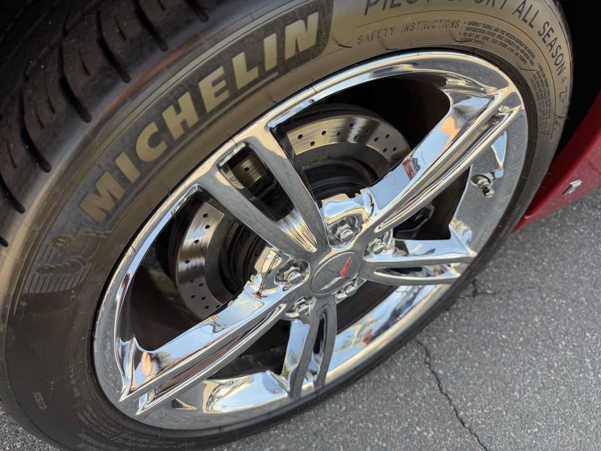 Used 2008 Chevrolet Corvette Coupe w/ Z51 Performance Package RWD image 24