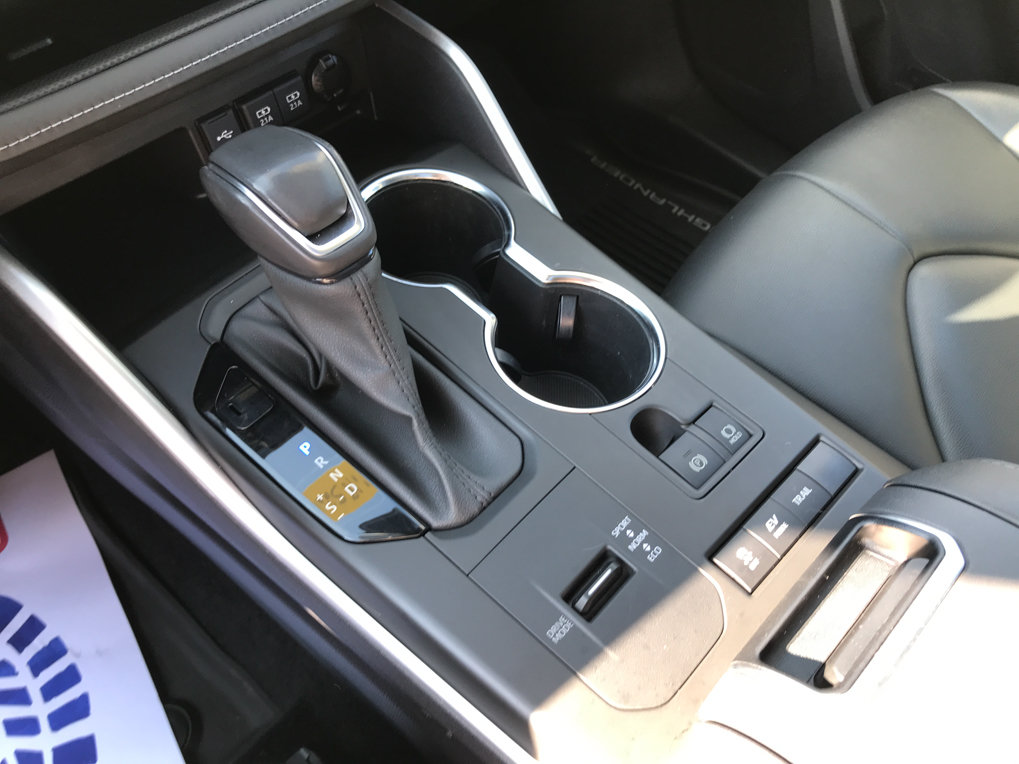 Certified 2020 Toyota Highlander XLE AWD/4WD image 25