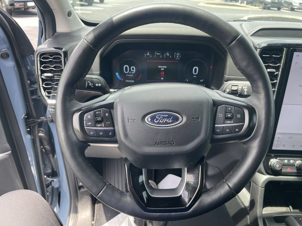 Used 2024 Ford Ranger Lariat w/ FX4 Off-Road Package AWD/4WD image 18