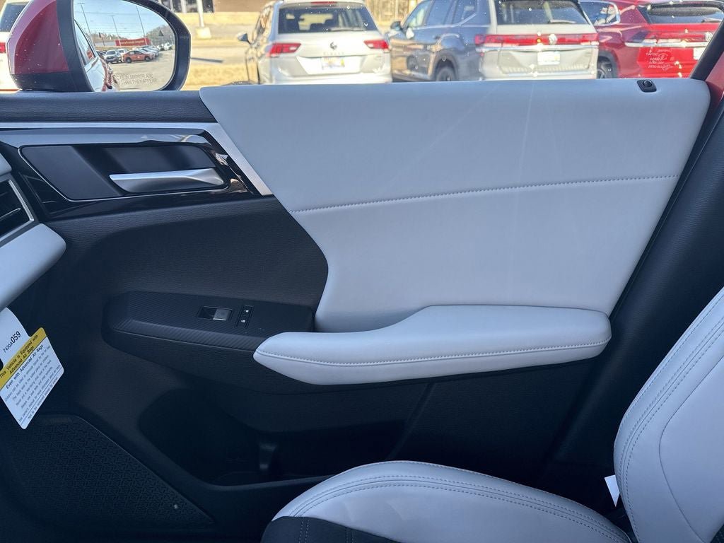 New 2025 Mitsubishi Outlander SE image 26