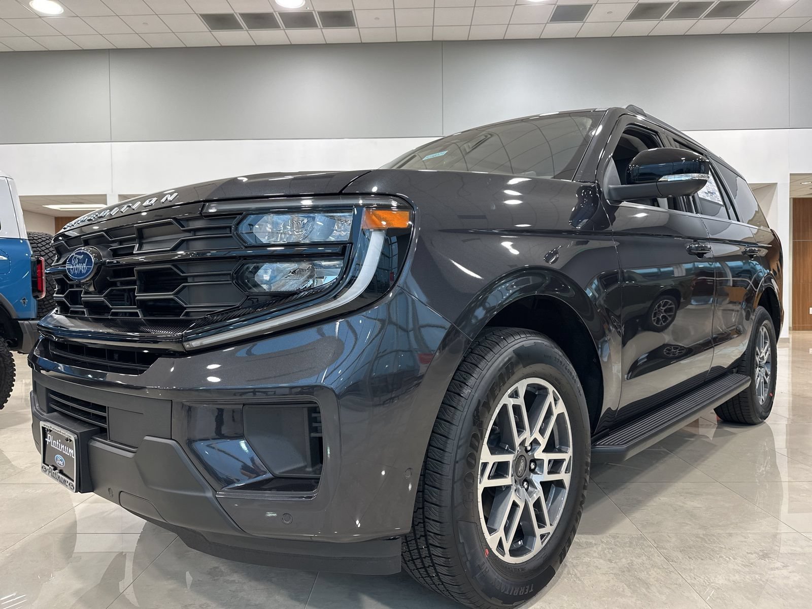 New 2025 Ford Expedition Active RWD image 3