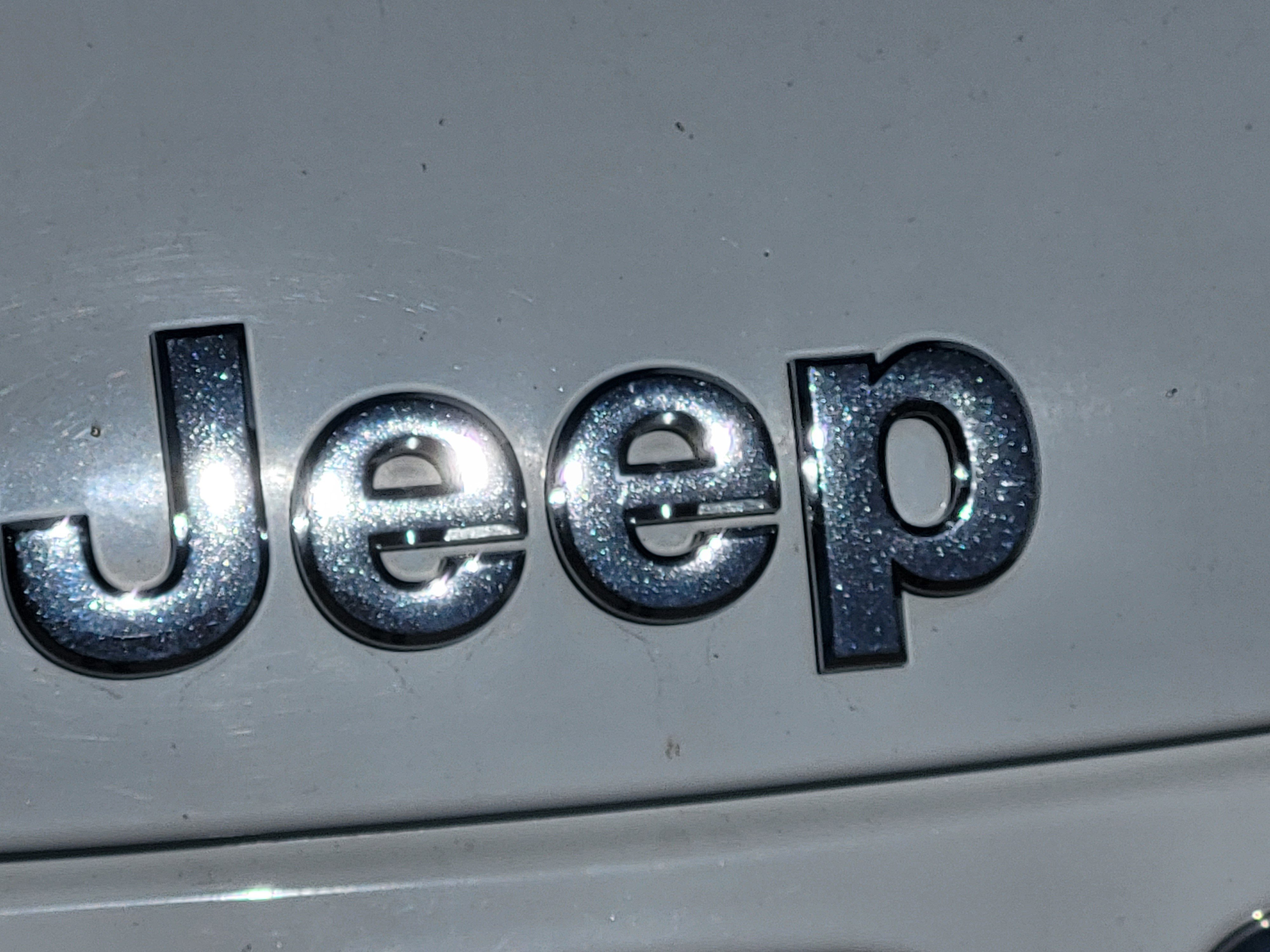 Used 2016 Jeep Compass Latitude image 11