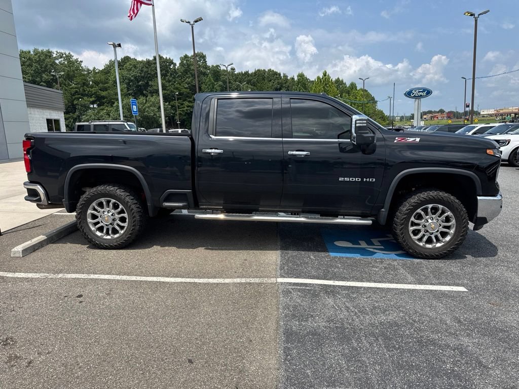 Used 2024 Chevrolet Silverado 2500 LTZ w/ LTZ Convenience Package AWD/4WD image 12