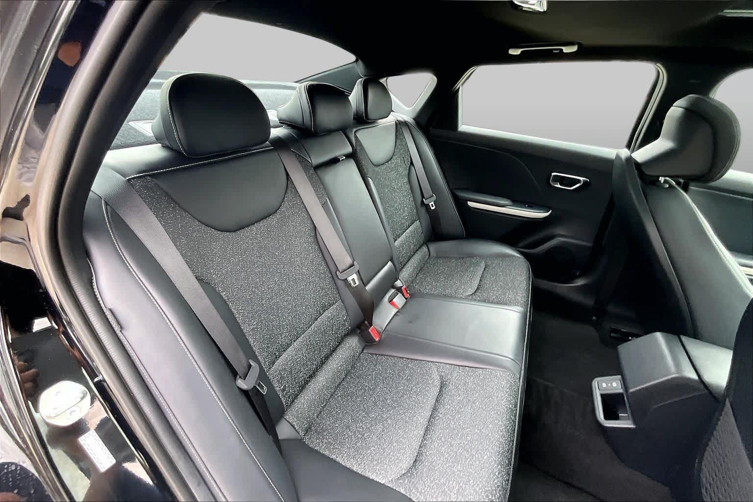 Used 2025 Kia K4 EX w/ GT-Line Sunroof Package FWD image 39