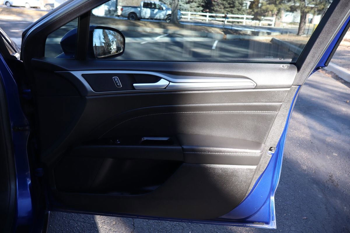 Used 2014 Ford Fusion Energi Titanium w/ Driver Assist Package image 26