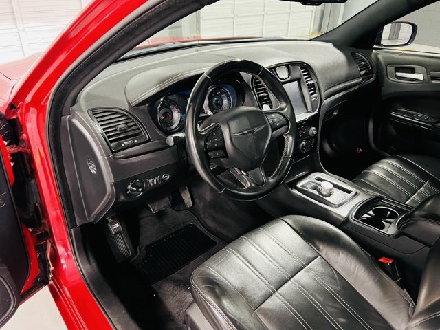 Used 2016 Chrysler 300 S image 21