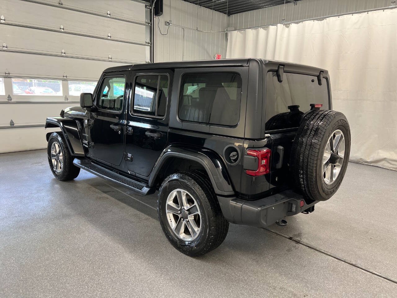Used 2018 Jeep Wrangler Unlimited Sahara AWD/4WD image 6