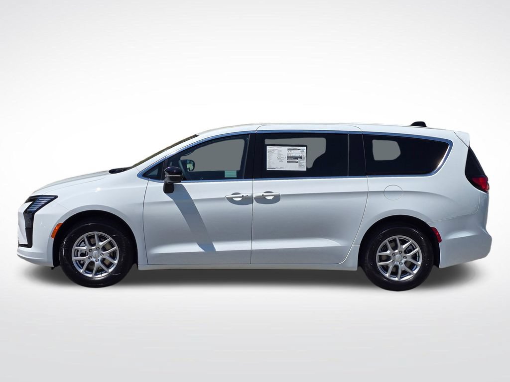 New 2027 Chrysler Pacifica Select FWD image 14