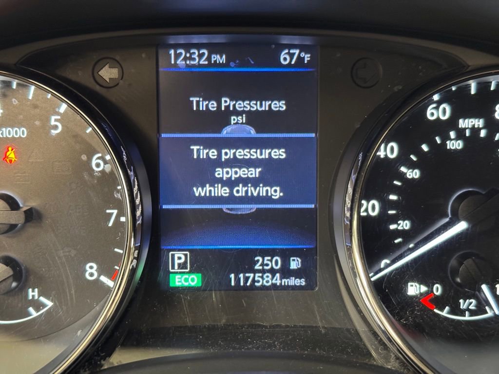 Used 2020 Nissan Rogue SV image 31