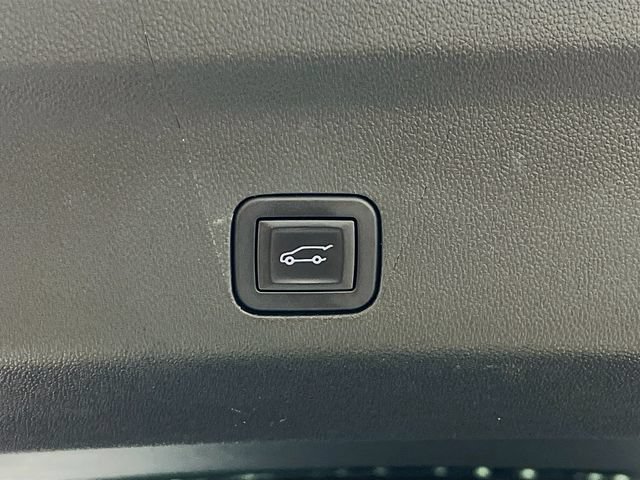 Used 2024 GMC Yukon XL SLT w/ SLT Luxury Package AWD/4WD image 27