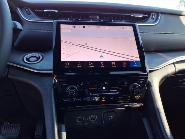 New 2025 Jeep Grand Cherokee Limited image 15