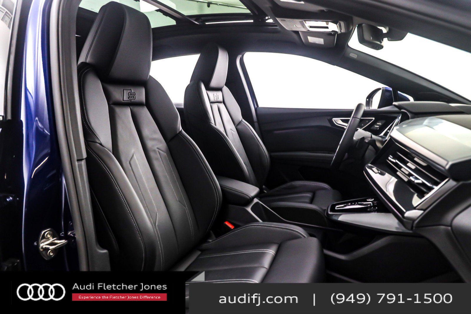 Used 2024 Audi Q4 e-tron Prestige w/ Black Optic Plus Package image 8