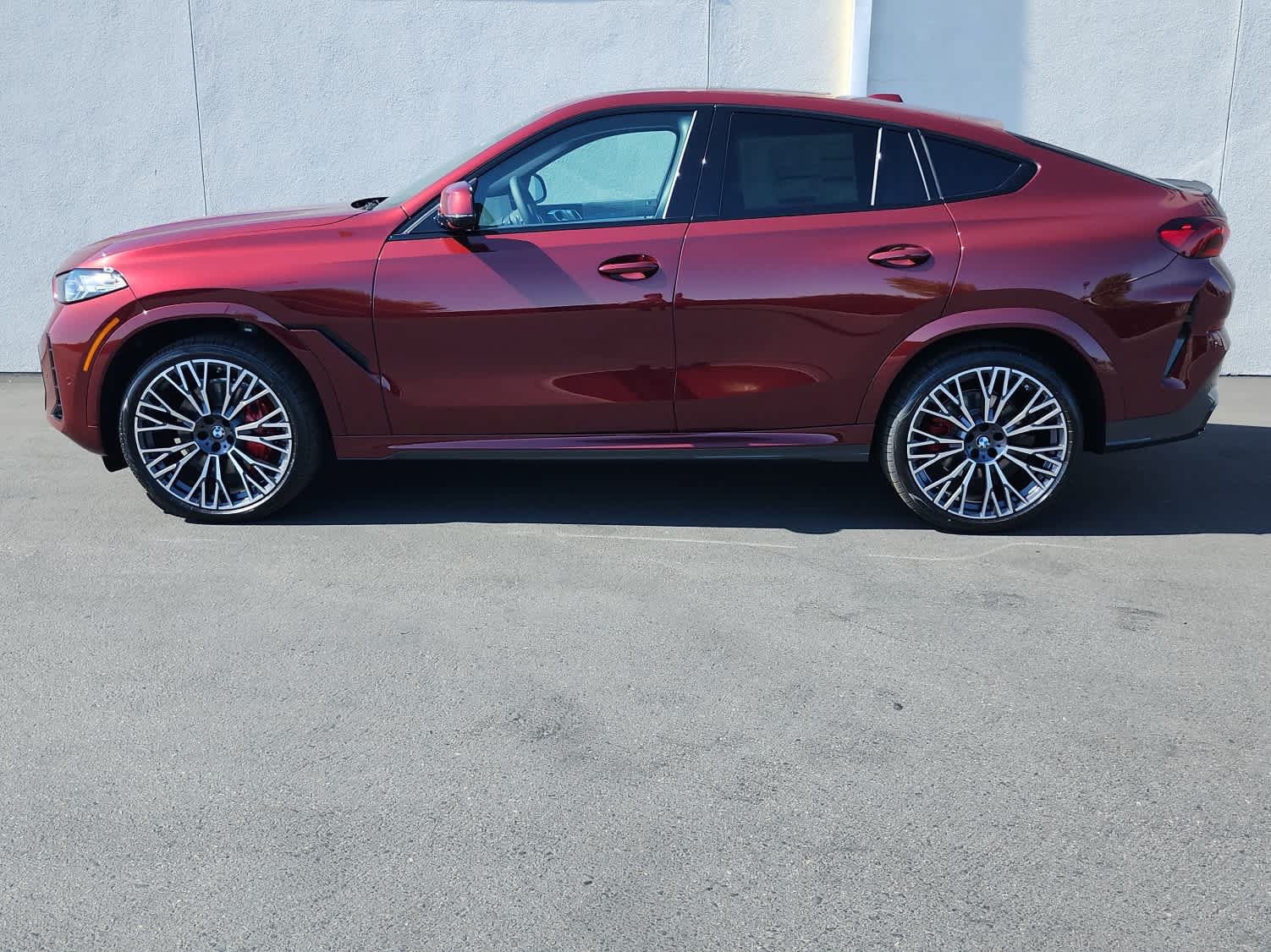 New 2027 BMW X6 xDrive40i w/ Executive Package AWD/4WD image 4