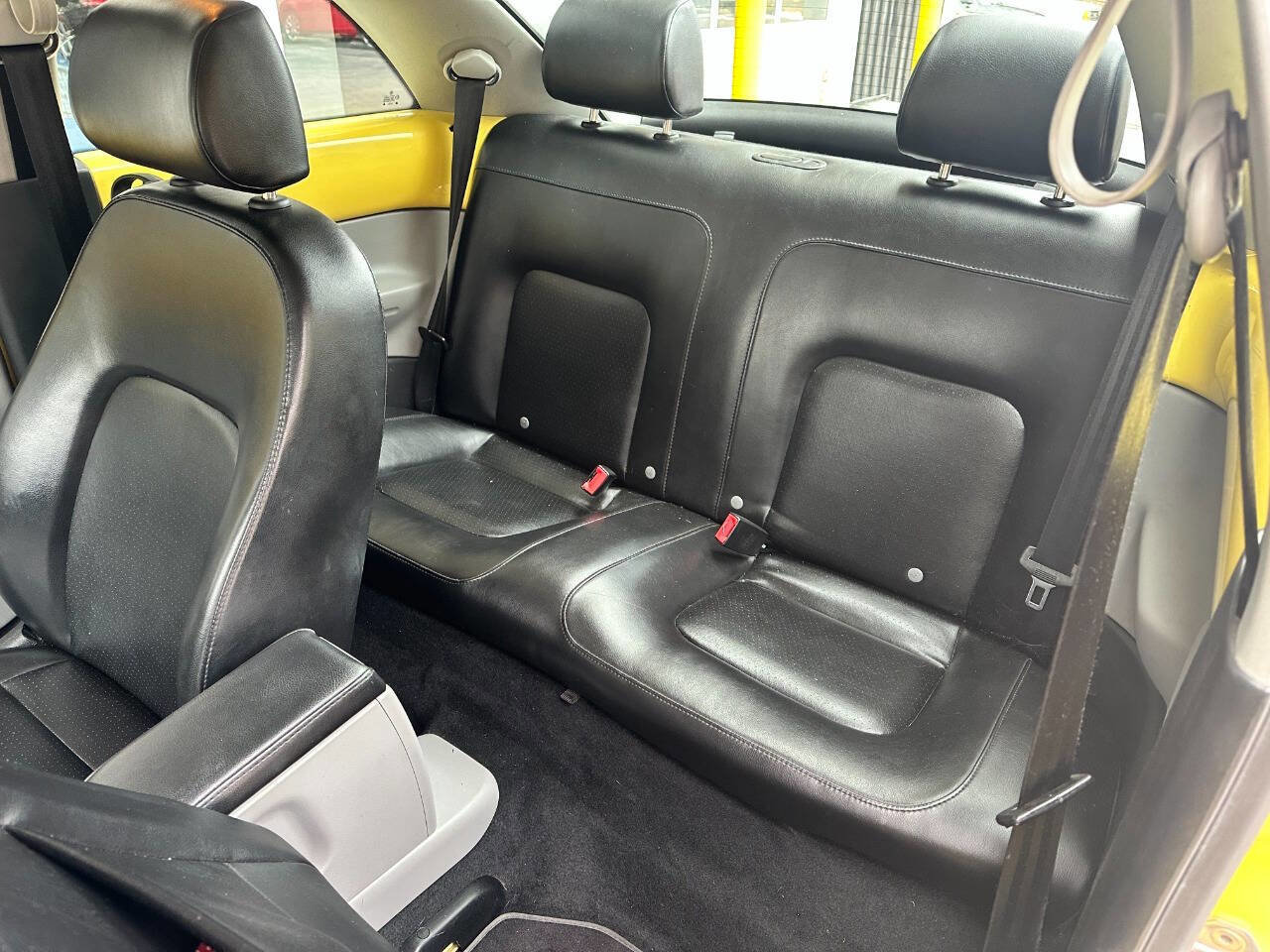 Used 2005 Volkswagen Beetle GL image 17