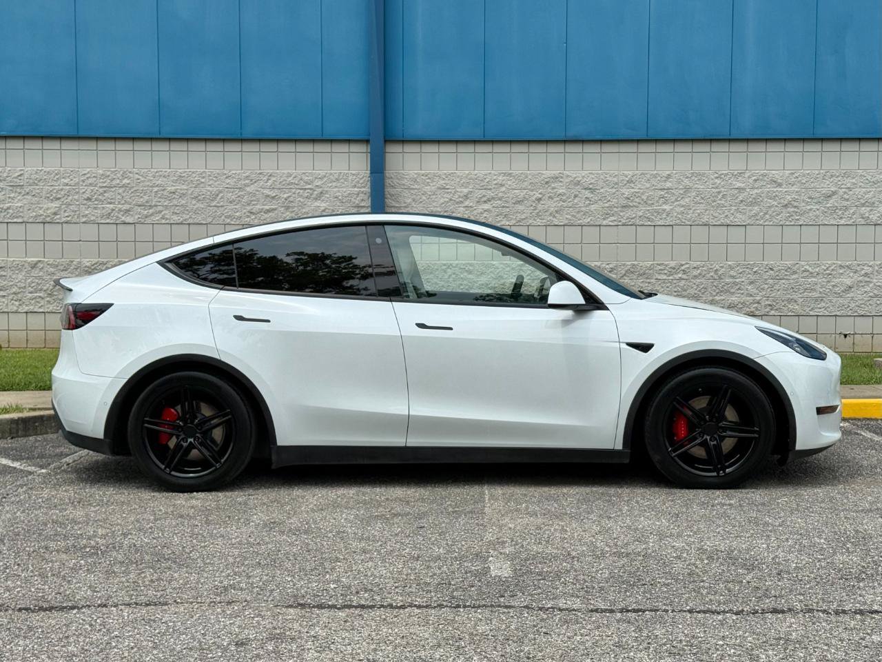 Used 2022 Tesla Model Y Performance AWD/4WD image 4