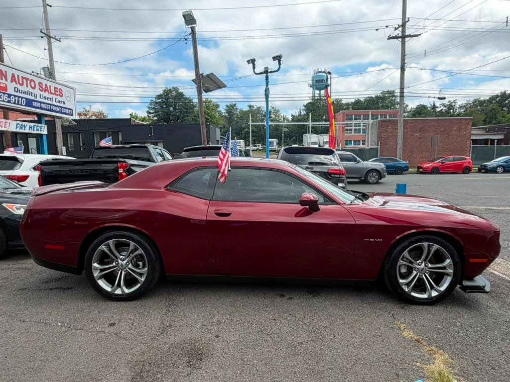 Used 2021 Dodge Challenger R/T RWD image 3
