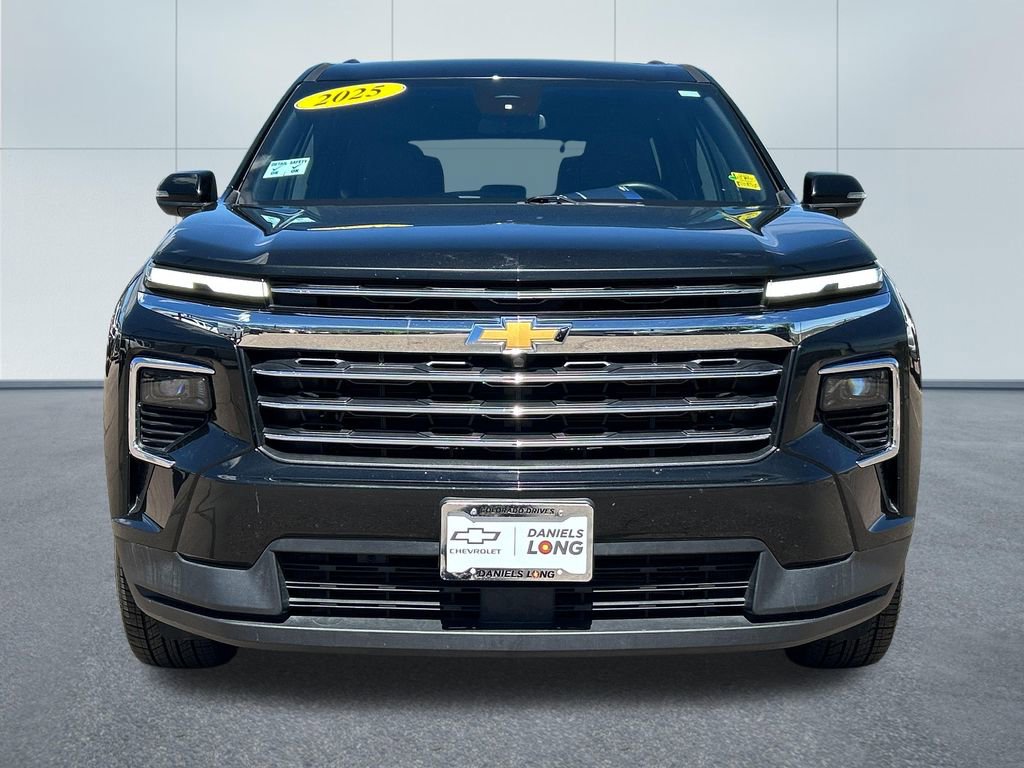Used 2025 Chevrolet Traverse LT AWD/4WD image 3