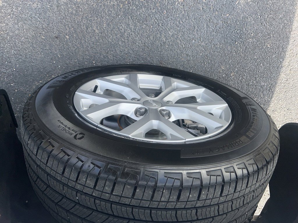 Used 2023 Jeep Grand Cherokee Limited image 11