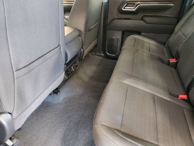 Used 2025 Chevrolet Silverado 1500 LT AWD/4WD image 30